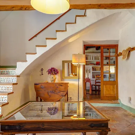 Willa Masia Palou Alt By Hello Homes